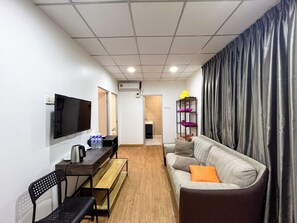 Free WiFi, bed sheets - Titiwangsa Cabin Retreats by Vale Pine (Kuala Lumpur)