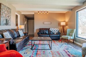 Smart TV - Peaceful, lakefront house on Guist Creek Lake/ Shelbyville-Bourbon Trail (Shelbyville)