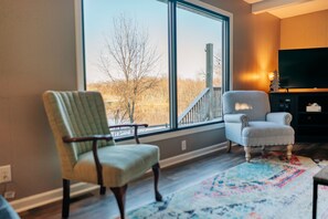 Interior - Peaceful, lakefront house on Guist Creek Lake/ Shelbyville-Bourbon Trail (Shelbyville)