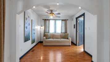 Smart TV, fireplace, offices