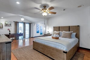 5 soverom, strykejern/-brett, reiseseng for barn og wi-fi (inkludert)