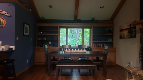 2-bedroom vacation home sitting on your own private lake for fishing/relaxing.