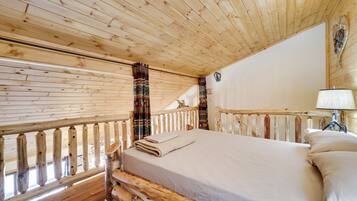 3 slaapkamers, een strijkplank/strijkijzer, gratis wifi, beddengoed