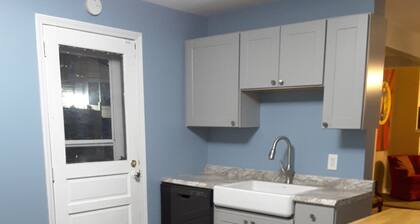 Cozy escape close to downtown, stadiums & parks