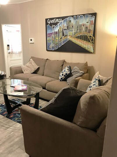 Cozy escape close to downtown, stadiums & parks