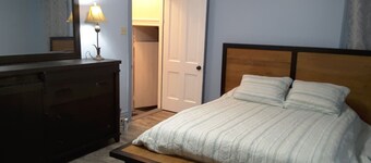 Cozy escape close to downtown, stadiums & parks
