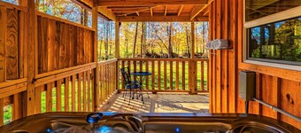 Cuddling On The Creek Couples only romantic " TINY CABIN" retreat!!!!