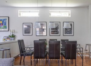 Dining - Magenta  – 3 Bedroom Home by Battersea Park (London)