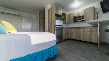 Iron/ironing board, WiFi