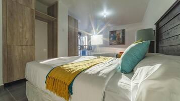 Tabla de planchar con plancha y wifi