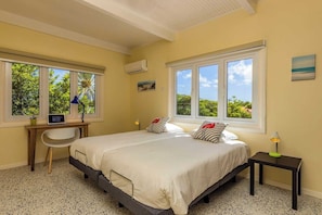 6 bedrooms, iron/ironing board, WiFi, wheelchair access - Amazing Villa near Beach & Attractions ~ Prvt Pool (Oranjestad)