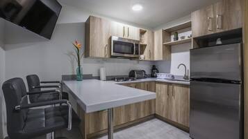 Fridge, microwave, oven, stovetop