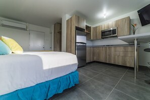 Iron/ironing board, WiFi