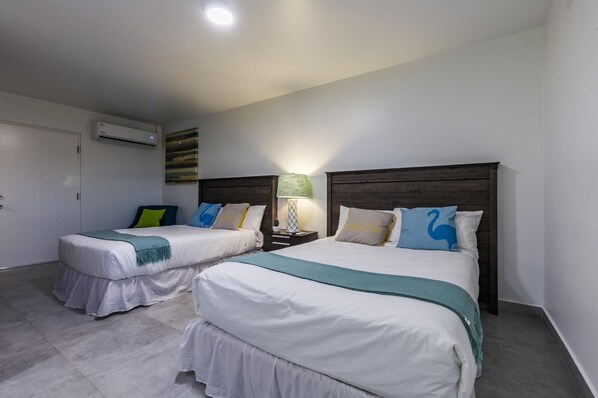 Iron/ironing board, WiFi, bed sheets