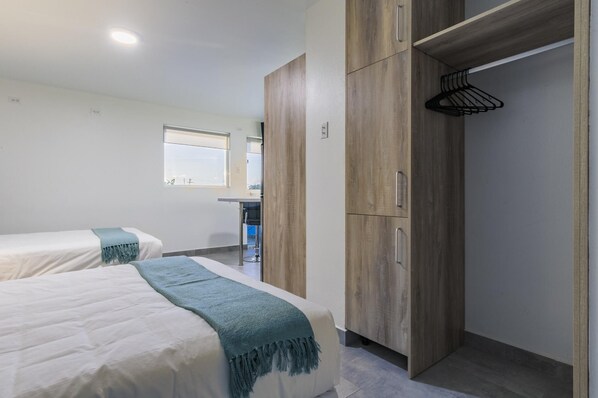 Iron/ironing board, WiFi, bed sheets