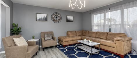 Una Smart TV, una chimenea