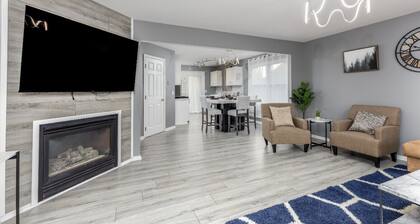 Luxury Chic Villa with Fireplace