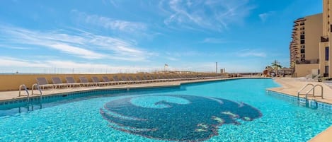 Piscina interna, piscina aquecida