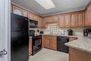 Refrigerador, microondas, horno y lavavajillas