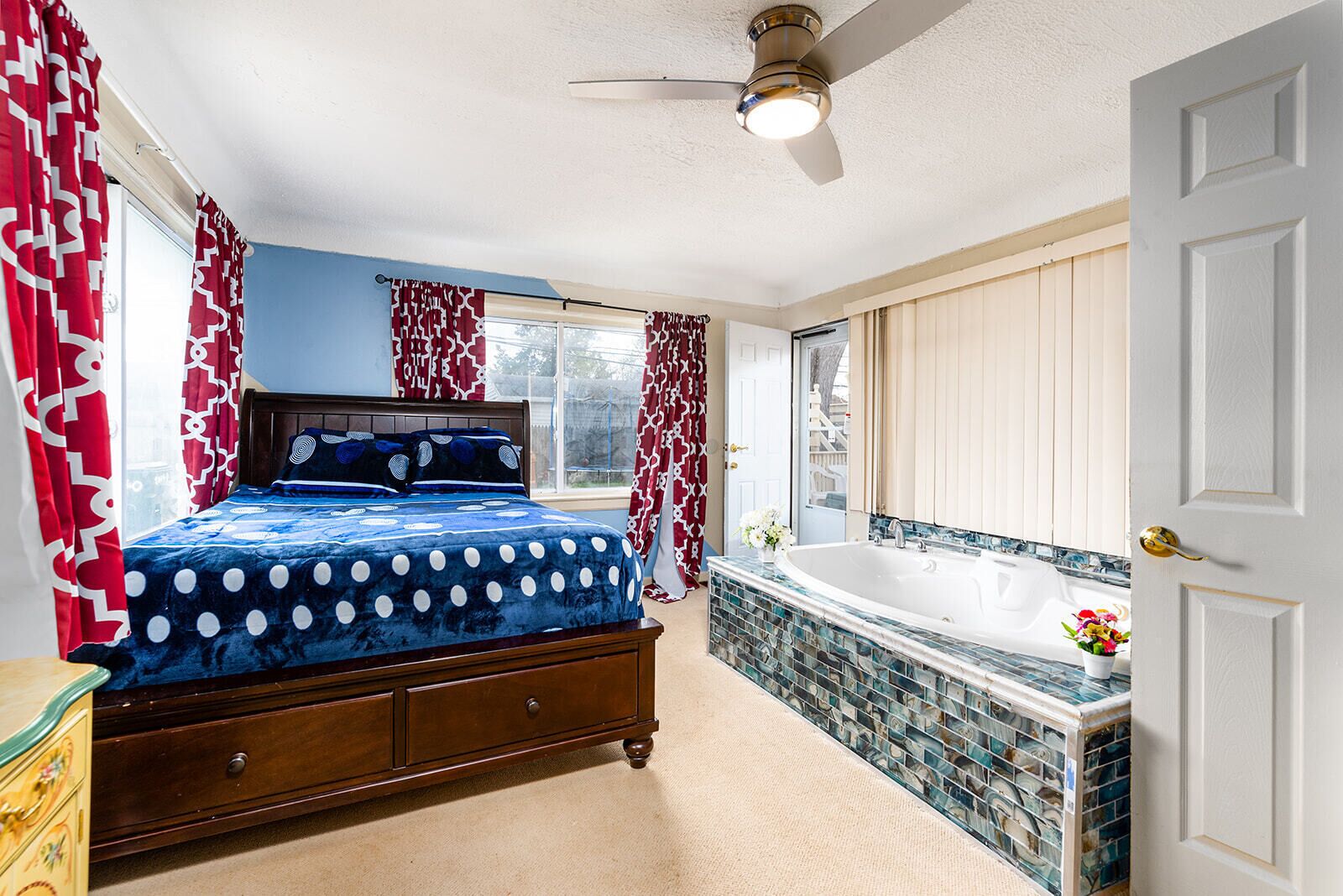 7 bedrooms, iron/ironing board, free WiFi, bed sheets