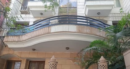 Captivating 2-Bed Apartment in New Delhi