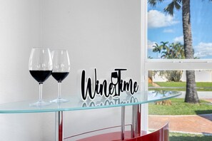 Dining - Centrally located 4 bds/3baths heated pool home in the heart of Miami! (Miami)