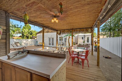  The Hut - Lubbock, TX with an Island Flair! 