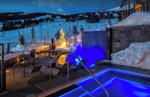 Indoor pool, outdoor pool