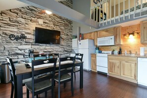 Condo (Memory Maker Condo - Great location -) | Exterior