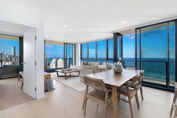 Three Bedrooms Luxury Skyrise