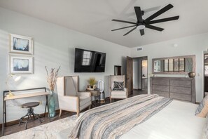 1 室のベッドルーム、デスク、アイロン / アイロン台、WiFi