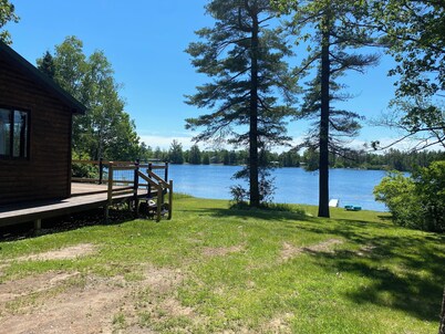 Beautiful Cabin on private lake close to all the attractions in the Eastern UP!