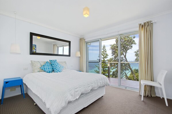 5 bedrooms, iron/ironing board, WiFi