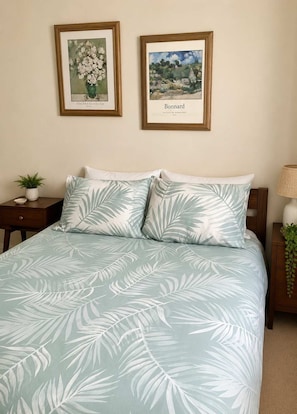 2 Schlafzimmer, Bügeleisen/Bügelbrett