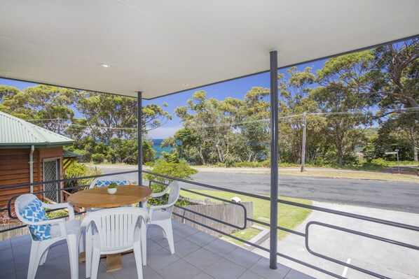 Outdoor dining - Harbour Haven Summary (Ulladulla)