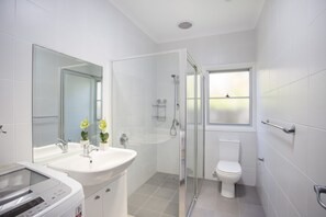 Shower - Harbour Haven at Ulladulla (Ulladulla)