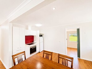 Fridge, microwave, oven, stovetop - Harbour Haven at Ulladulla (Ulladulla)