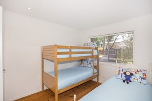3 chambres, fer et planche à repasser, draps fournis