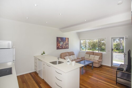 Harbour Breeze Summar