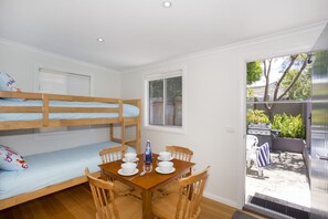 Dining - Harbour Breeze Summar (Ulladulla)