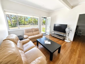 TV - Harbour Breeze at Ulladulla (Ulladulla)