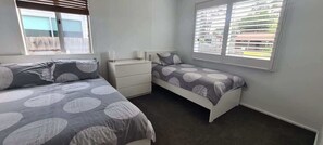 3 Schlafzimmer, Bügeleisen/Bügelbrett, Bettwäsche
