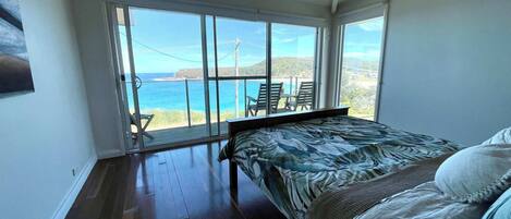 4 bedrooms, iron/ironing board, WiFi