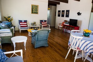 Interior - Kywong Beach Cottage (Bawley Point)