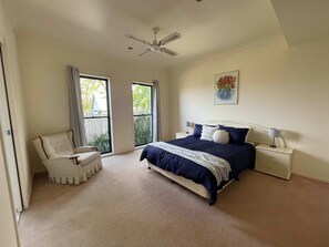 4 bedrooms, iron/ironing board