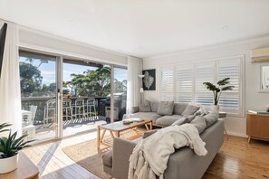 TV, DVD player, books, offices