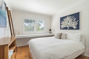 4 habitaciones, tabla de planchar con plancha, wifi y ropa de cama 
