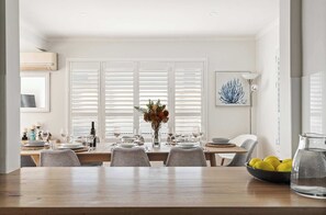 Dining - Bannisters Retreat - coastal haven near beaches (Mollymook)
