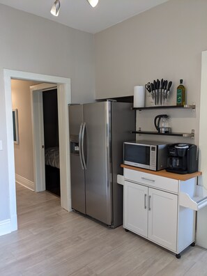 Interior - Spacious Bronzeville Apartment (Chicago)