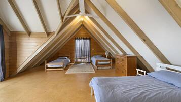 3 bedrooms, bed sheets